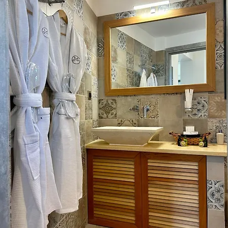 Golden Moments Luxury Stone C Apartment *